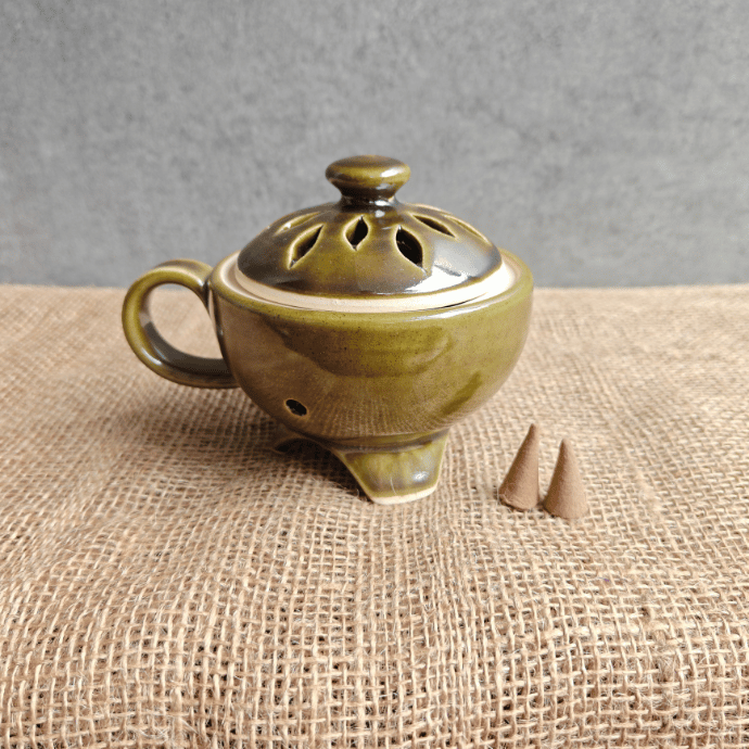 Dhoop Kettle - Olive