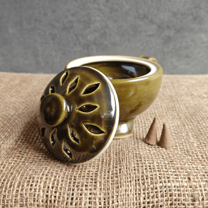 Dhoop Kettle - Olive