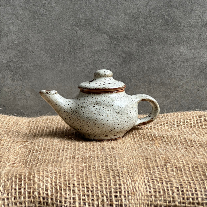Tiny teapot - Limestone