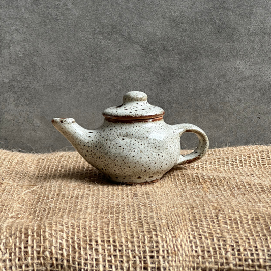 Tiny teapot - Limestone